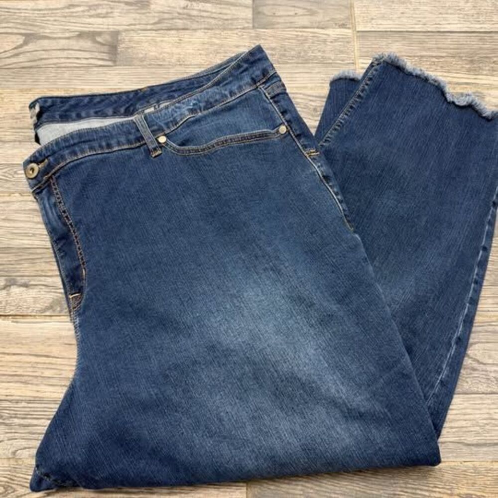 Torrid Women’s Vintage Stretch Chop Boyfriend - size 30